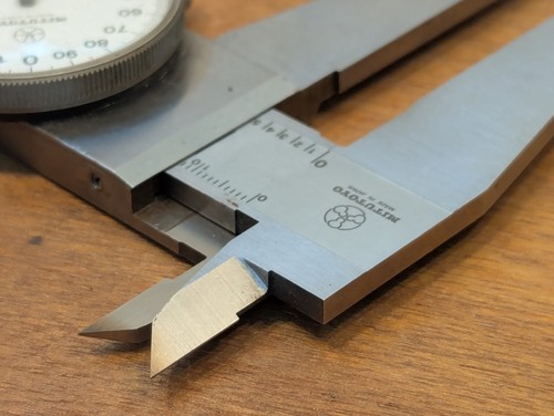 Mitutoyo 505-628-50 12" Dial Caliper Nice Condition With Original Box - Picture 7 of 16