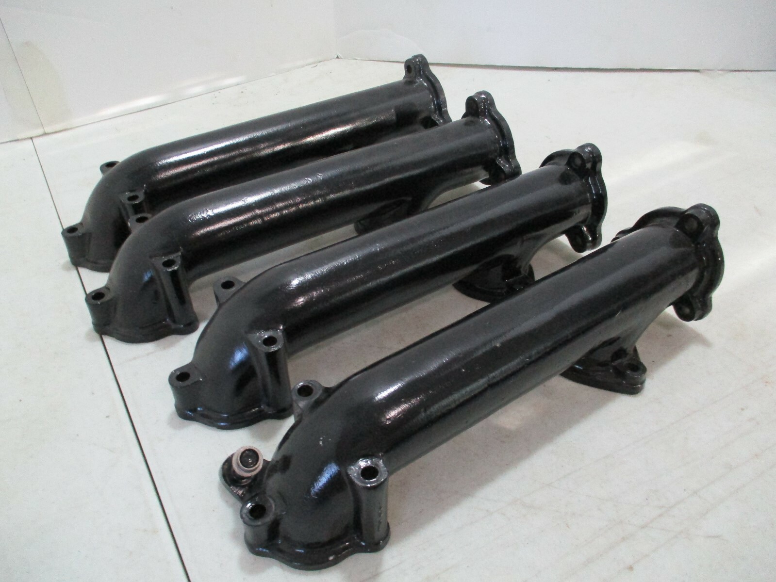 Rolls-Royce Phantom III air intake manifold system (1936-1938) V-12 engine