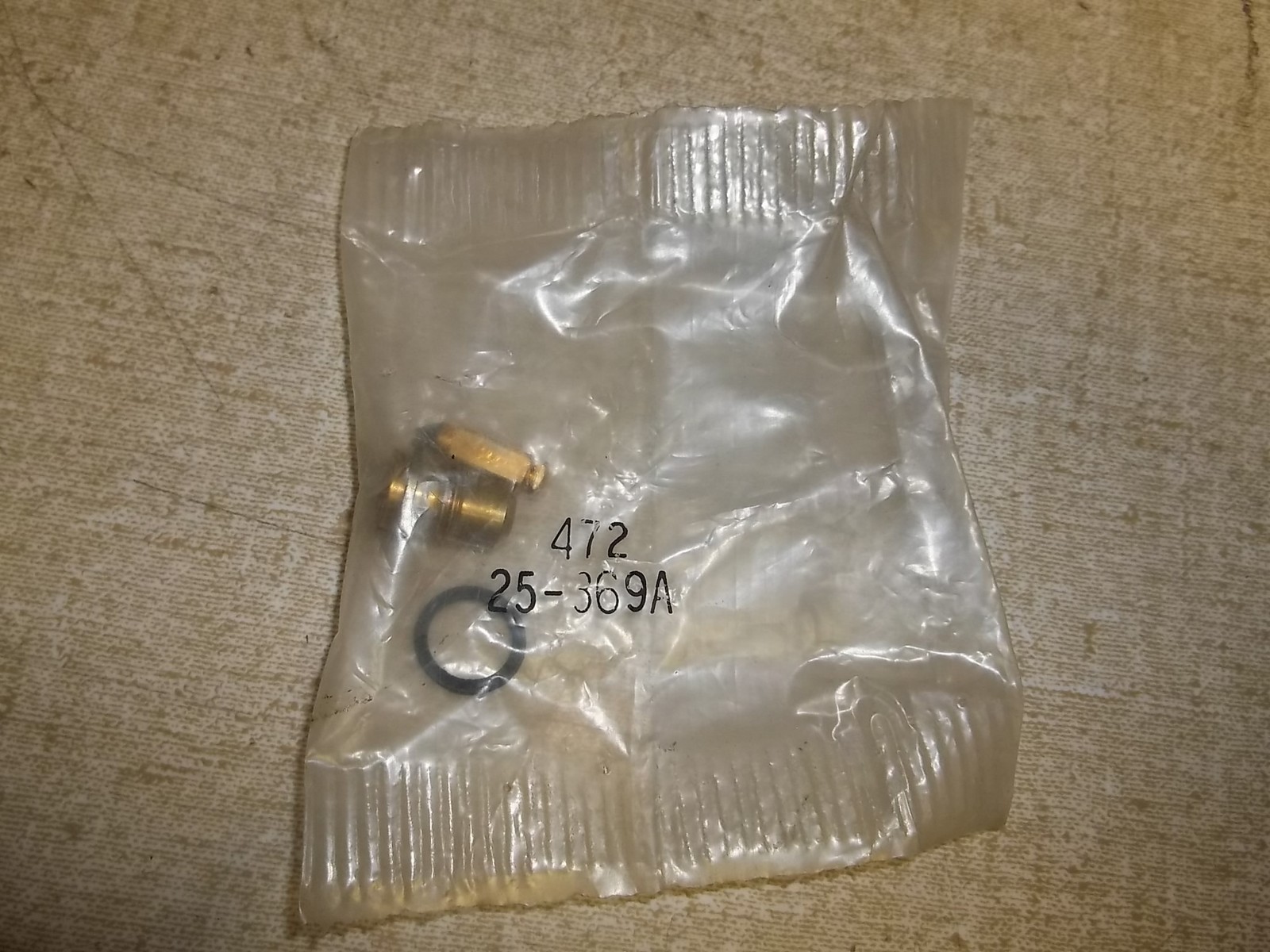 NEW Toro Lawn Mower Carburetor Kit, Needles and Seat 25369A *FREE