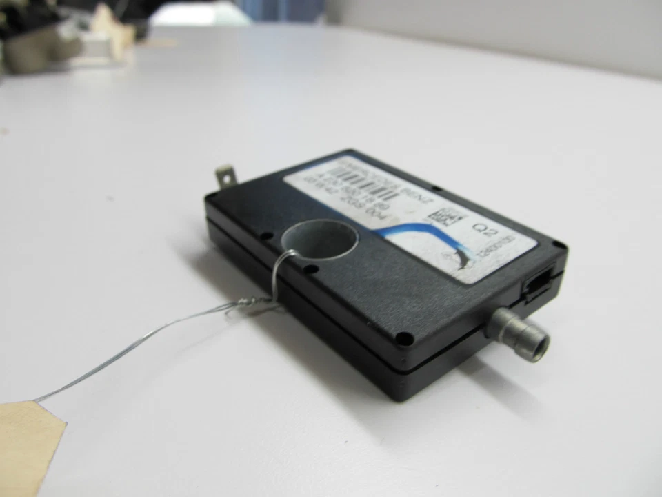 Mercedes Benz SL600 R230 2004-2006 OEM MÓDULO AMPLIFICADOR AMPLIFICADOR AMPLIFICADOR ANTENA Foto 3 de 4