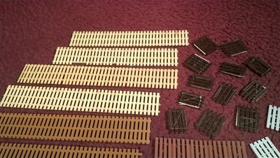 Lot #8 - HO SCALE LASER CUT FENCE  - ASSORTED COLORS 6-INCHES + SHORT + GATES