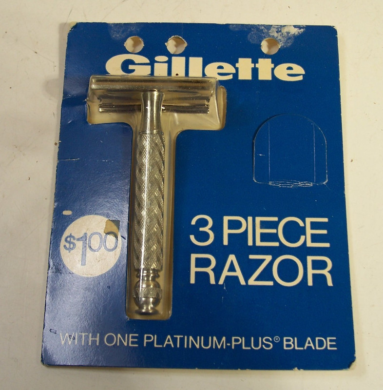 Vtg Gillette 3 Piece Razor with Platinum-Plus Blade Included in Original Package