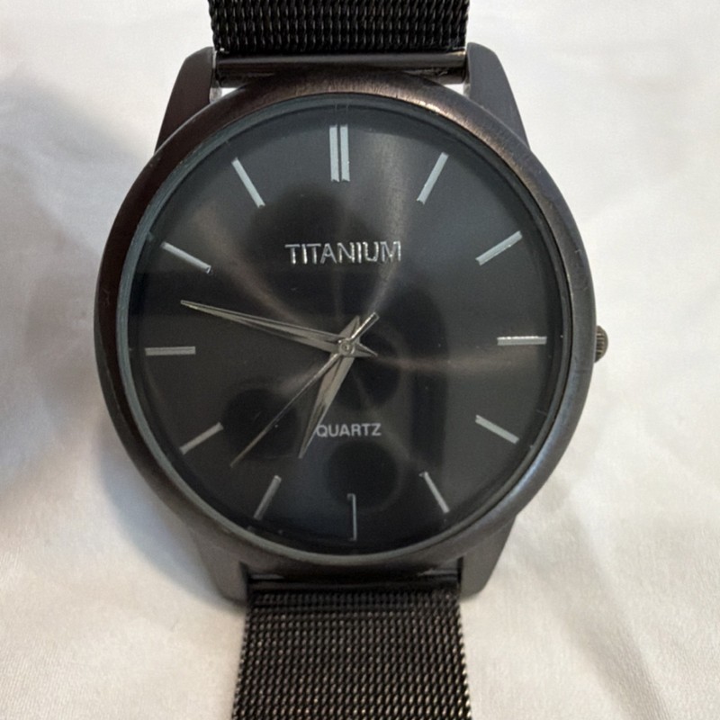 Titanium Men's 45mm Quartz Analog Watch Black Mesh Band Stick Indexes