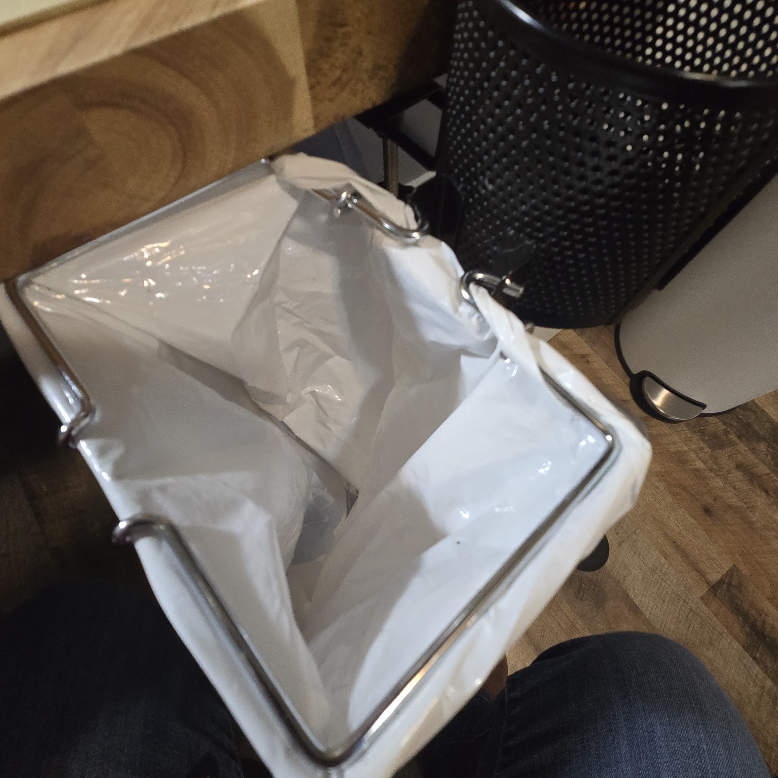 New Creative Memories Sidekick  Cup Holder & Scrap Catcher Scrapbooking Sewing