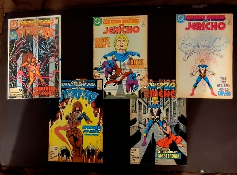 Teen Titans Spotlight Comic Book Lot - Nightwing - Starfire - Cyborg - DC Comics