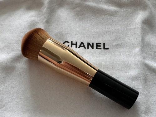 Chanel Brush Sublimage L'essence De Teint New. Great Quality NWOT 100% Authentic - Picture 5 of 9