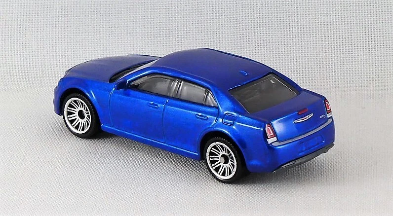 Chrysler 300 2022 Matchbox 2015 - azul escamas de metal - suelto Foto 4 de 4