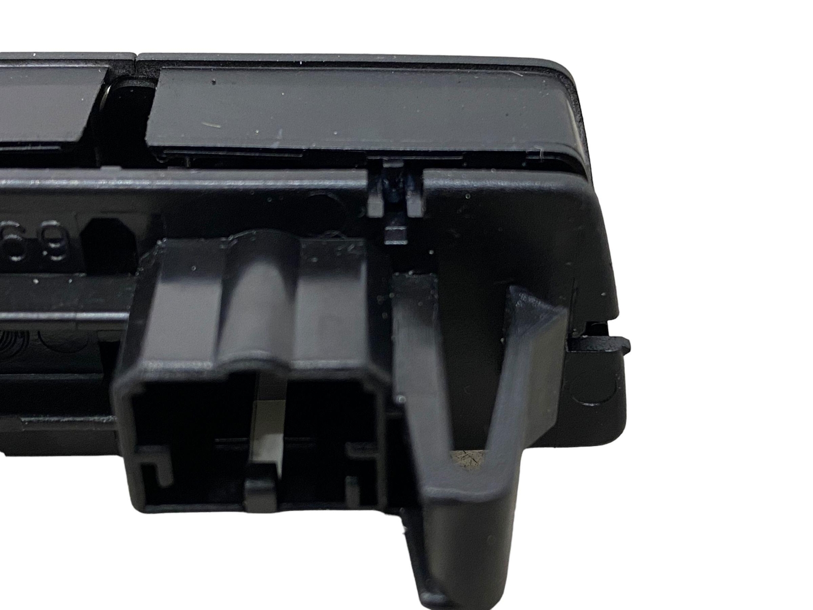 2017-2024 MASERATI LEVANTE REAR TRUNK LOCK CLOSE BUTTON SWITCH PANEL OEM