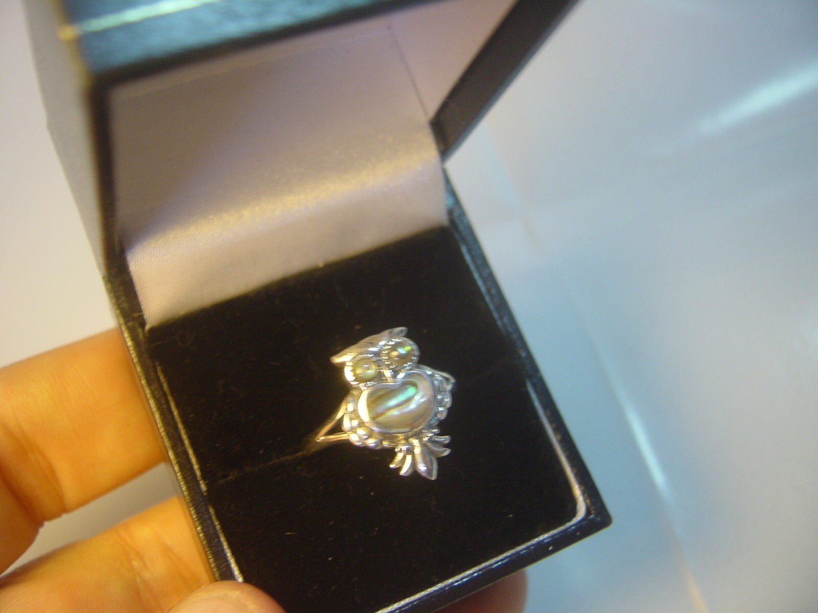 lovley Solid Silver OWL Ring-superb shimmery abal… - image 8