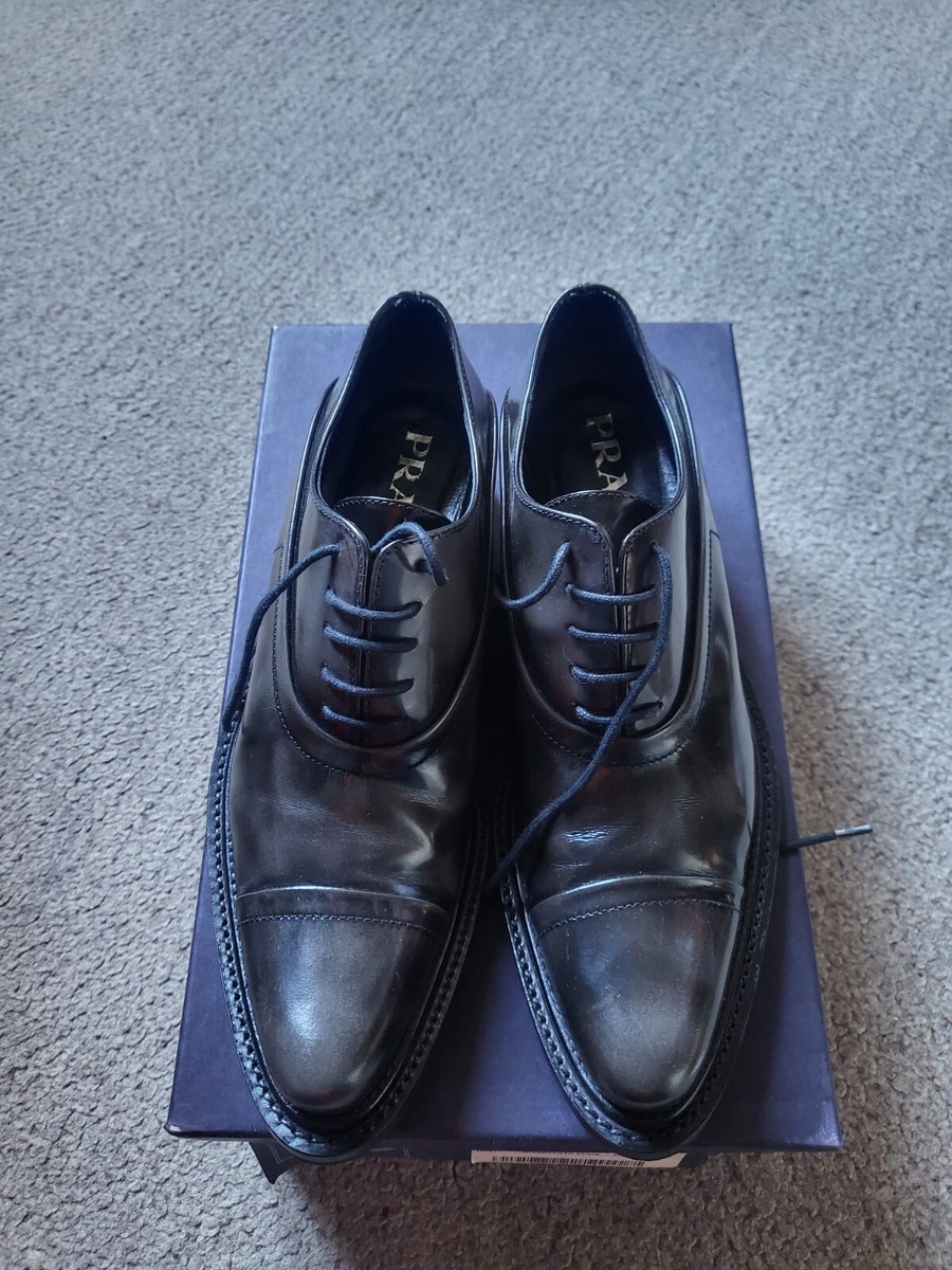 Prada Donne Scarpe stringate in pelle spazzolata