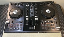  Traktor Kontrol S2 by Native Instruments - U...
