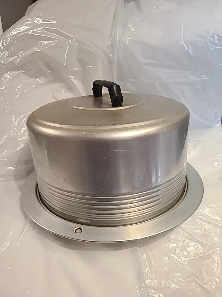 Portador de pasteles de aluminio Regal Ware vintage años 50 tapa de bloqueo con mango mediados de siglo Foto 3 de 4