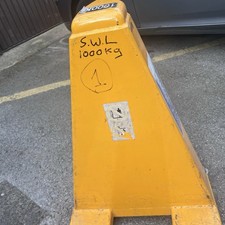 Toyota Manual Pallet Truck / Pallet Jack – 1000kg