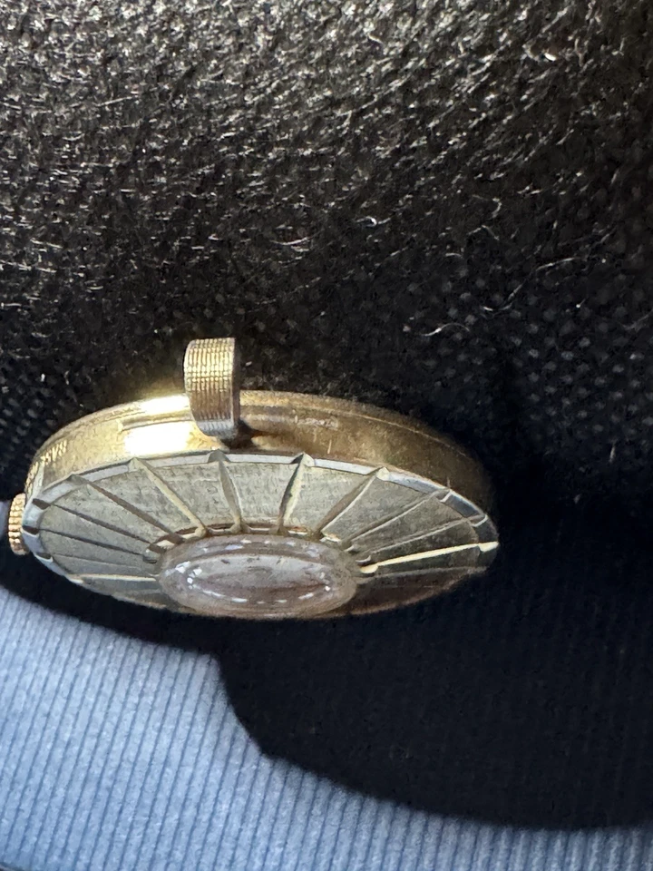 Reloj Broche Vintage ENZO Swiss 17 Jewels Sunburst - Cuerda Manual Funciona Foto 4 de 4