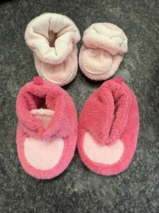 6pc Lot Of Baby Girl Socks/Slippers 0-6 Months