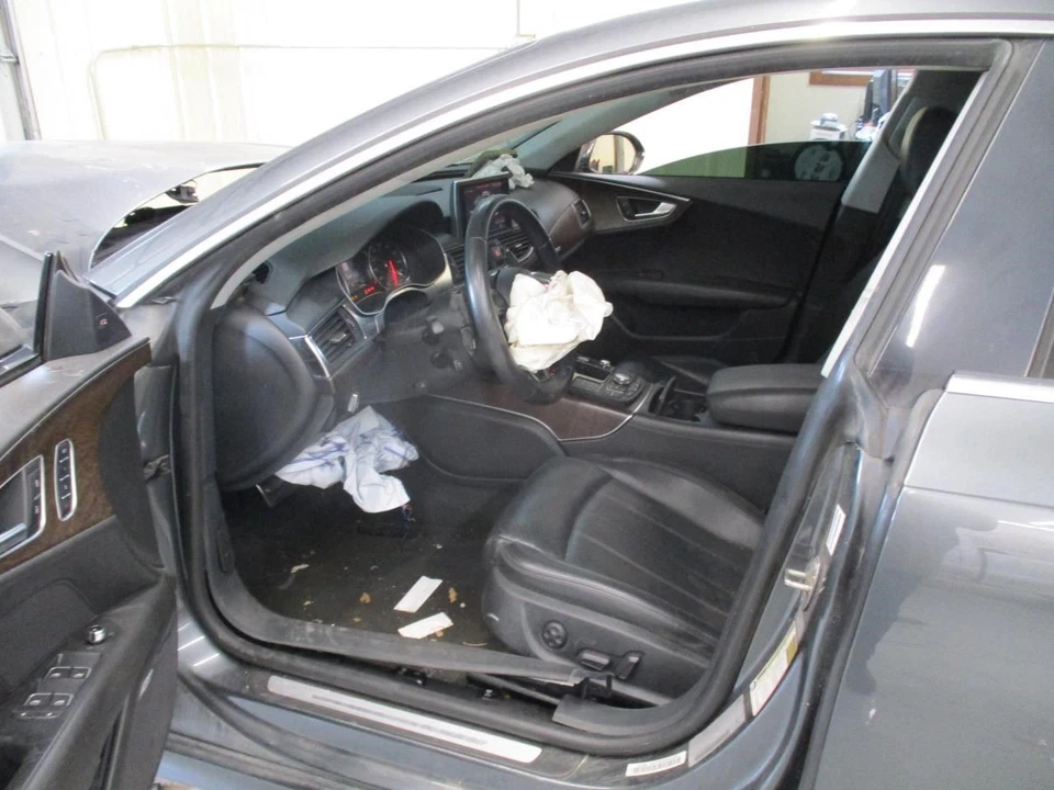 Motor de arranque compatível com 11-18 Audi A8 1700641 - Imagem 2 de 4