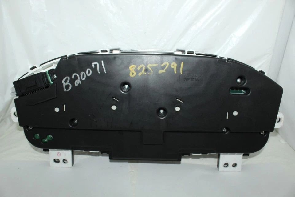 Cuadro de instrumentos velocímetro medidor de panel 08 Cadillac DTS 143.142 millas Foto 2 de 4