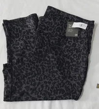 GAP GapFit High Rise Capri Length Legging Womens Size XXL Gray Cheetah ~ New