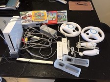 Nintendo Wii Bundle Console, Controllers, 7 Games, Steering Wheel, Num Chucks