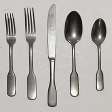 FORTESSA Ashton 18/10 Stainless Steel Flatware, 5 Piece Place Setting with Knife