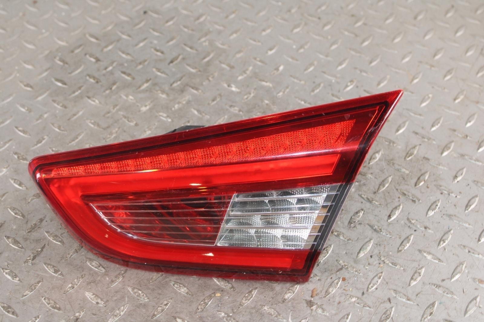 14-19 MASERATI GHIBLI Right RH Passenger Decklid Mounted Taillight Lens Unit OEM