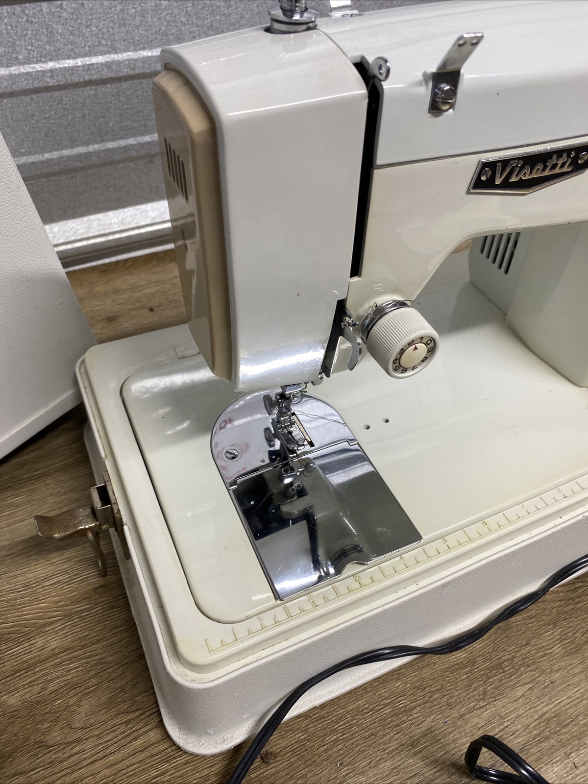 Rare Vintage Visetti ZIG ZAG LW88B Sewing Machine READ Condition w