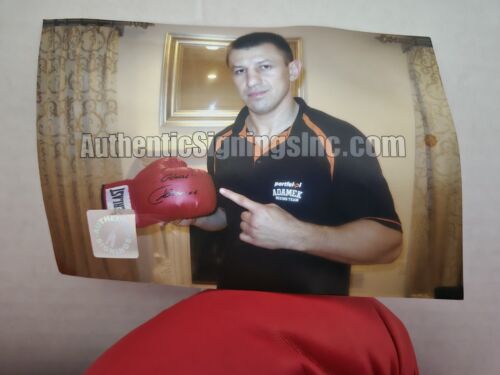 GENUINE Tomasz "Goral" Adamek Signed Everlast Boxing Glove W/COA & Photo Proof - Picture 2 of 6