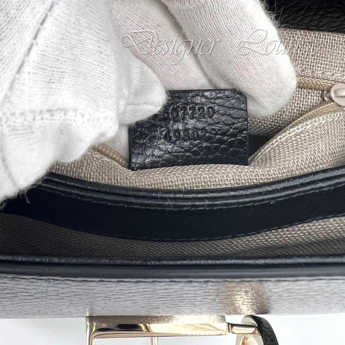 【GUCCI】INTERLOCKING G SHOULDER BAG Gucci Interlocking G Shoulder Bag Small Beige in Leather