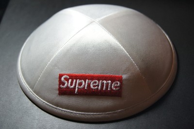 Supreme Yarmulke Yamaka White Satin Hat    6-Panel Camp Cap Box Logo 