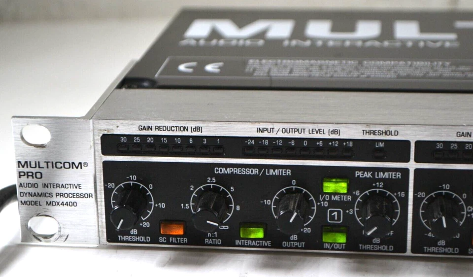 Procesador Dinámico Cuádruple Audio Interactivo MULTICOM PRO BEHRINGER Modelo MDX4400 Foto 3 de 4