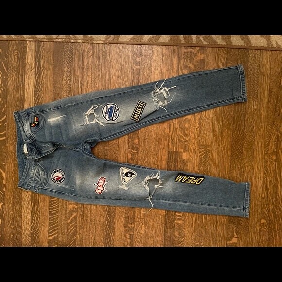 Litz Distressed Blue Embroidered Patch Jeans - image 1