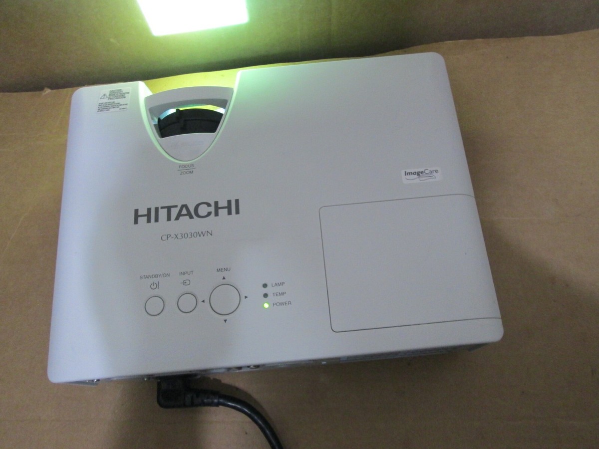 Hitachi CP-X3030WN 3LCD Projector 3200 ANSI LUMENS Only 377 Lamp