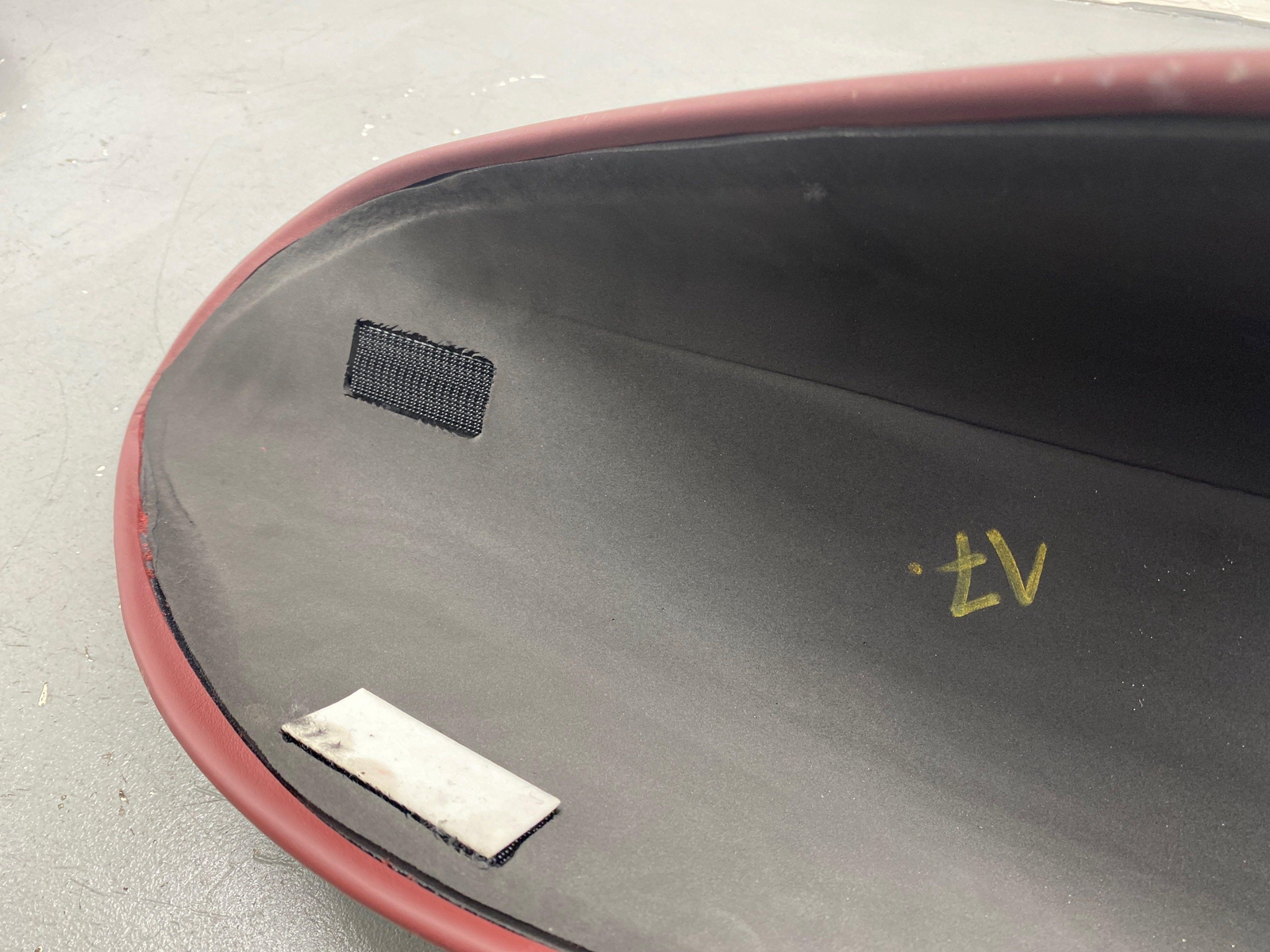 2020-2023 MCLAREN GT FRONT LEFT TRIM COVER PANEL SILL PLATE BAROLO RED 13NA398CP