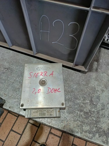 Ford Sierra Motorsteuergerät ECU Hitachi EFI-SD136 / 8GAA / 88GB12A650AA