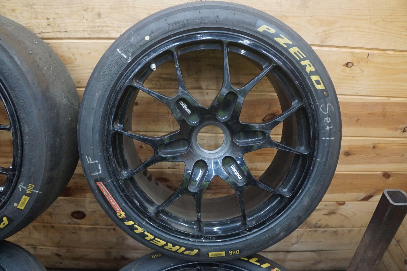 Set Front 19x9.5 Rear 19x12 341319 341320 Center Lock Racing Wheel Ferrari 488