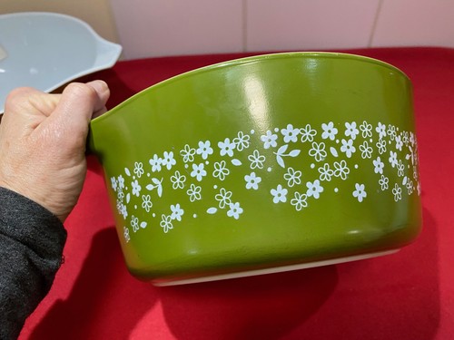 Vintage Pyrex Spring Blossom Crazy Daisy 2.5 Qt Green Casserole 475-B Green - Picture 11 of 12