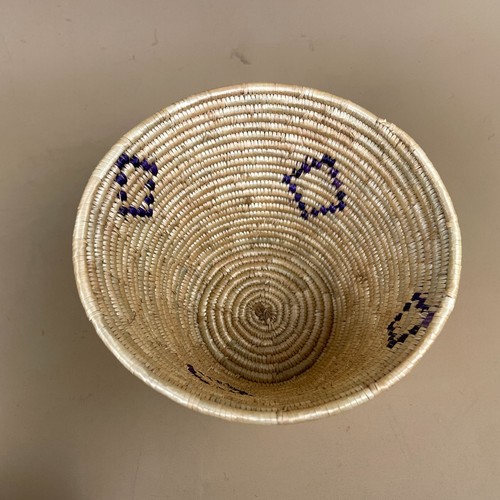African Handmade Basket With Lid Woven Grass Peace Basket Storage Natural - Picture 9 of 11