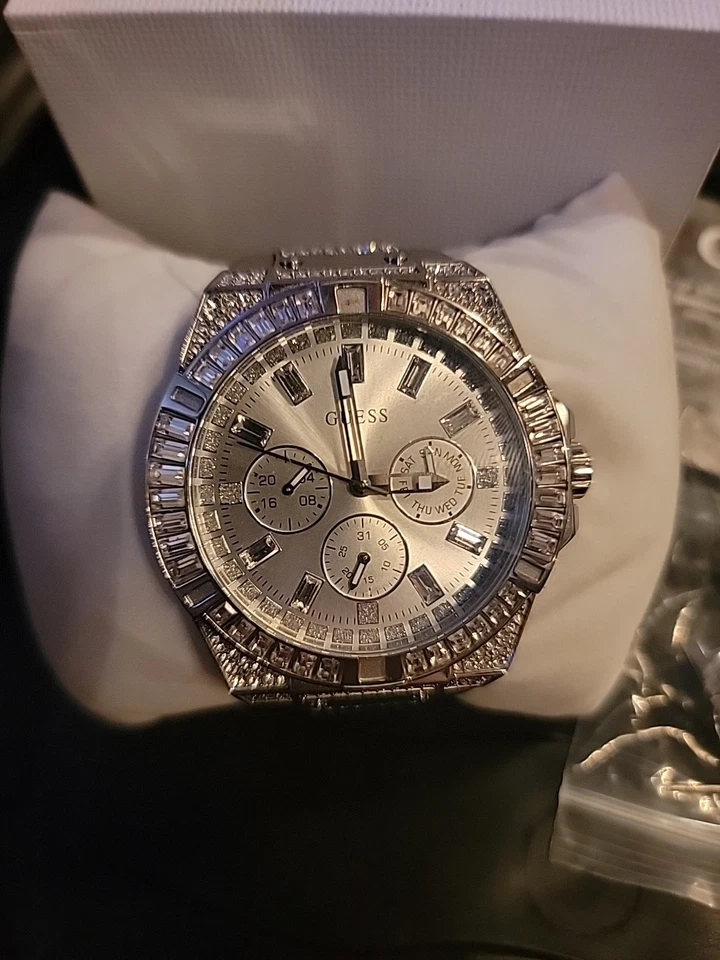 Reloj Guess Hombre GW0209G1 Usado Estado Viene con Caja/Papel/Eslabones Extra y Herramienta Foto 2 de 4