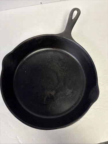 Vintage 1058M Wagner Ware Sidney Iron 10" Skillet #8 w/ 2 Pour Spouts