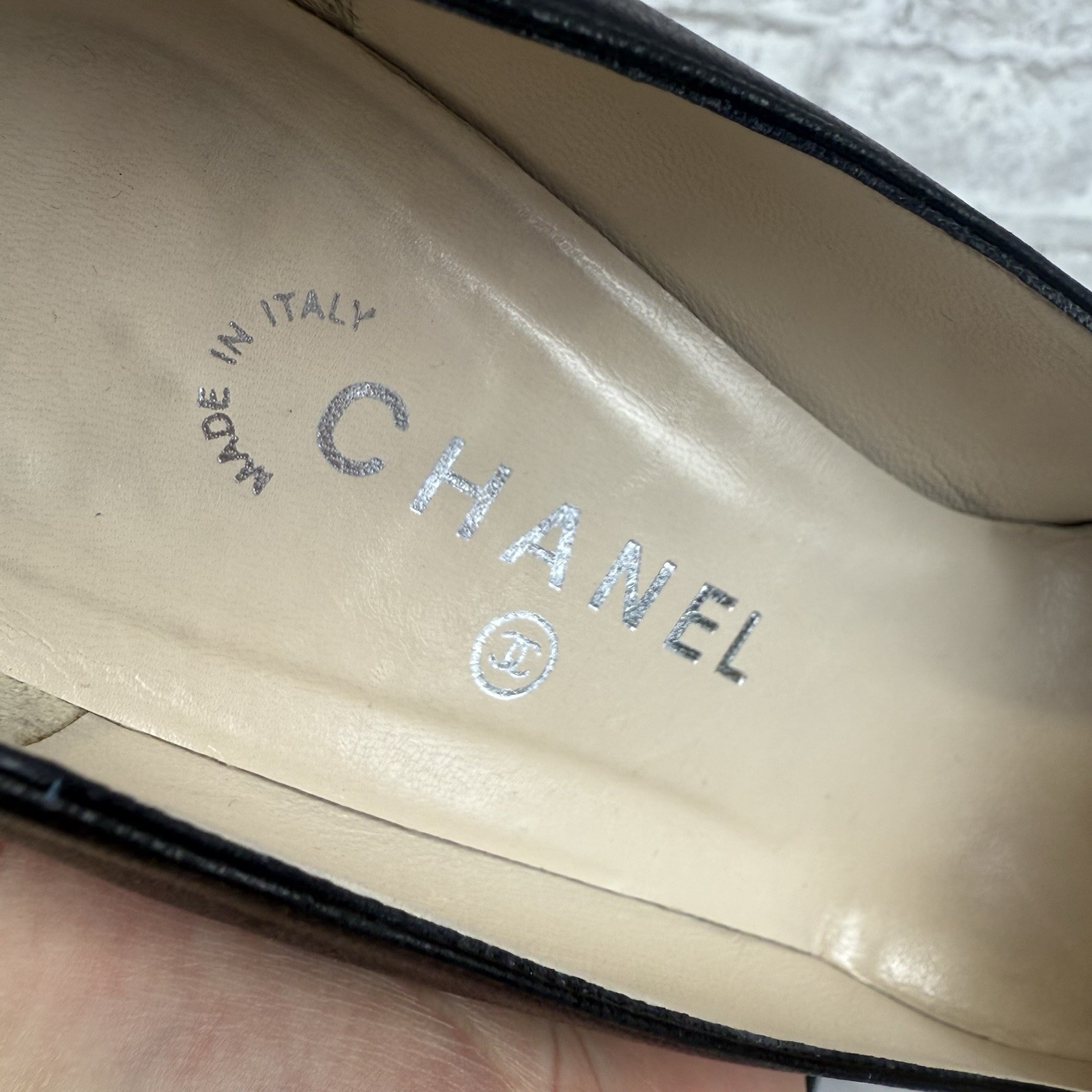 Chanel Vintage Interlocking CC Logo Pumps Leather Black Women's 39.5 US 9.5 thumbnail 4