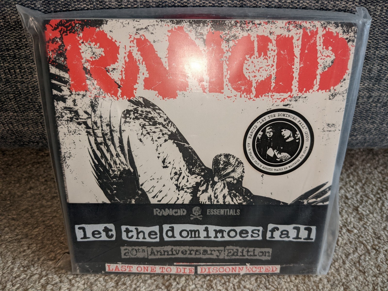 Rancid - LET THE DOMINO FALL - бокс-сет из 7 виниловых пластинок красного цвета, посвященный 20-летию!!