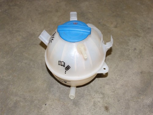 VW Golf 5 / A3 8P Kühlwasser Ausgleichsbehälter Kühlwasserbehälter 1K0121407A