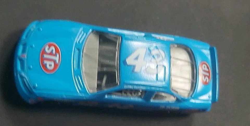 CAMPEONES DE CARRERAS 1995 BOBBY HAMILTON STP RICHARD PETTY CARRERAS 1/64 COCHE NASCAR 43 Foto 2 de 4