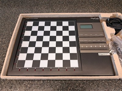 Jeu D'échecs électronique Mephisto (Saitek / Kasparov) - NEUF Sous Blister