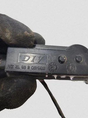 VW CADDY III Furgon 2KA, 2KH, 2CA, 2CH Moteur de Verrouillage Central 37840443 - Photo 1/4