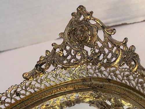 Vintage Hollywood Regency Globe specchio vanità comò vassoio rose ornate 16 1/2" - Foto 2 di 9
