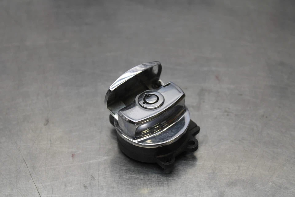 03-08 KAWASAKI VULCAN 1600 IGNITION LOCK KEY SET W/ GAS CAP BB196 - Image 2 of 4