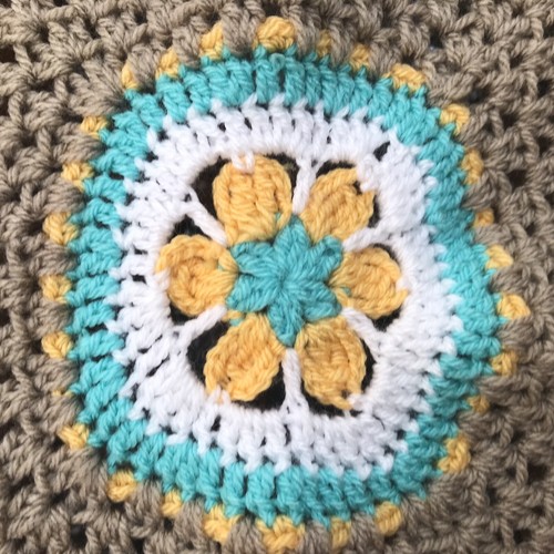 Vintage Crotchet Yellow Brown Lap Throw blanket 38" Hand Made By Granny 1980's. - Picture 5 of 12