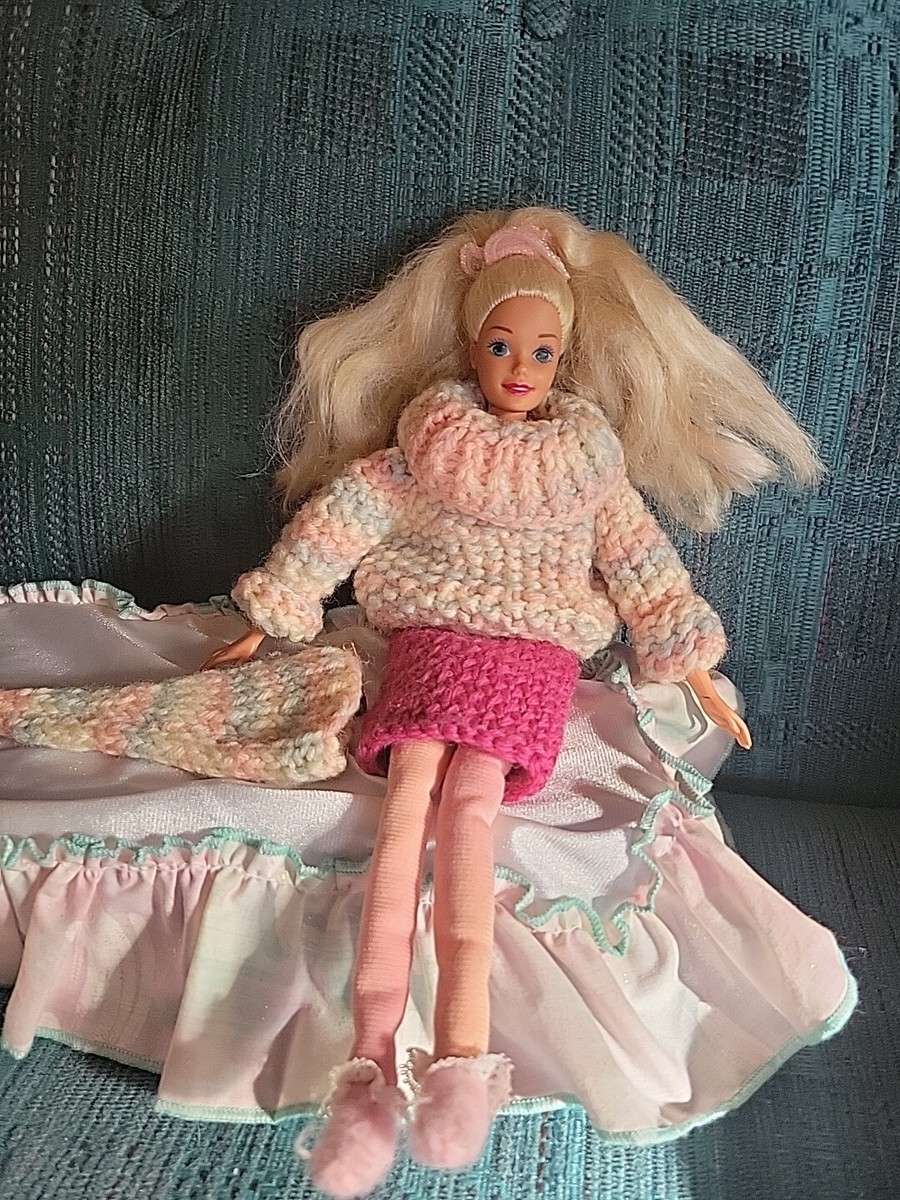 Vintage Bedtime Barbie Doll Mattel 1993 Soft Body w Handknit Oufit