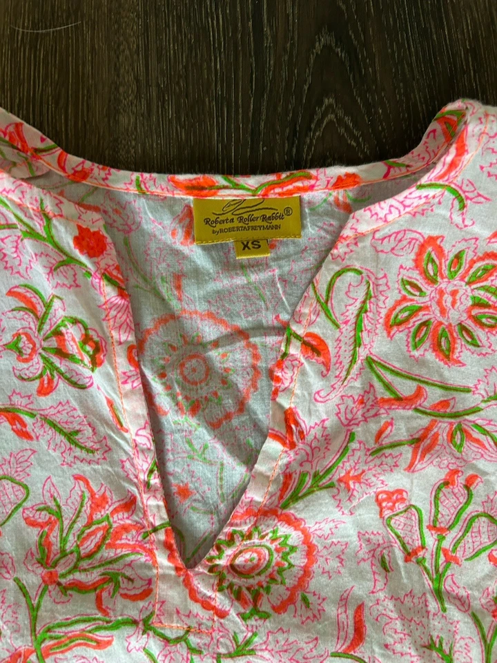 Túnica Roberta Roller Rabbit cuello en V natación cubierta top camisa para mujer talla XS Foto 4 de 4